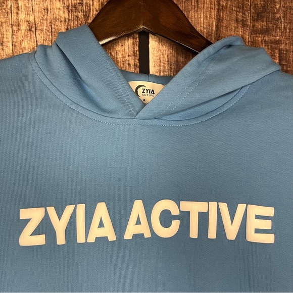 ZYIA cropped hoodie - Picture 2 of 10